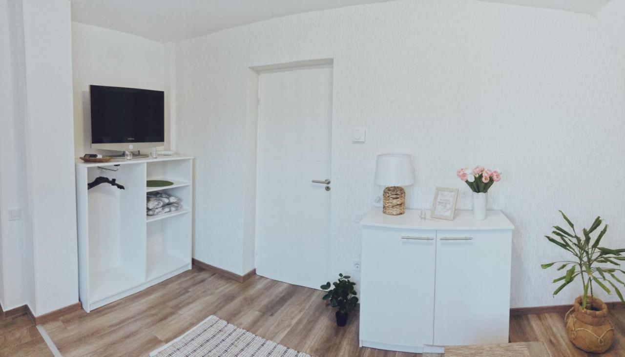 Tramini Apartmanok Eger Extérieur photo